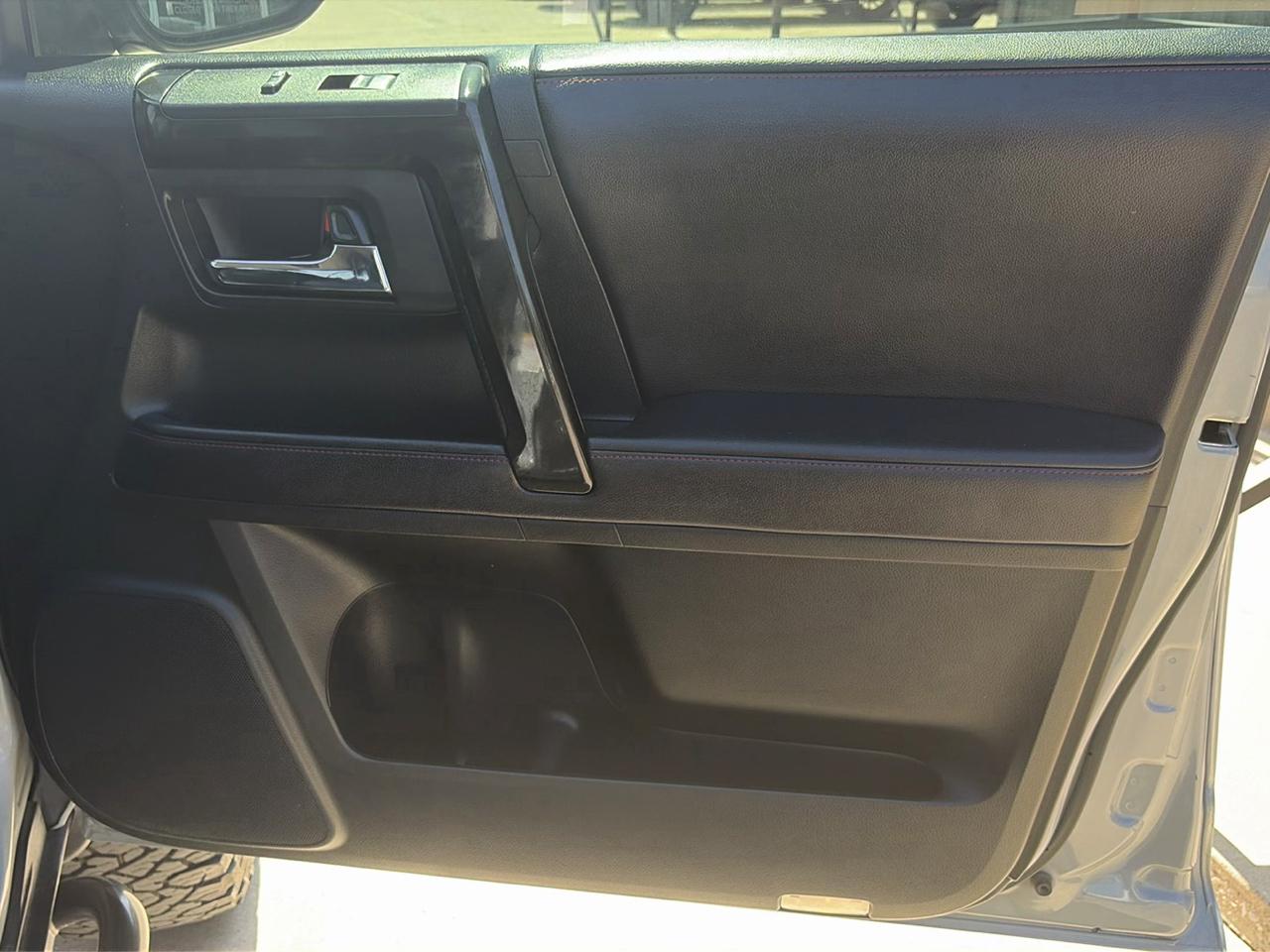 Toyota 4Runner 4WD 4dr V6 TRD Pro (Natl) 2017