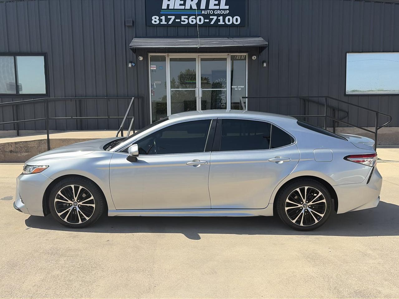 Toyota Camry 4dr Sdn I4 Auto SE (Natl) 2018