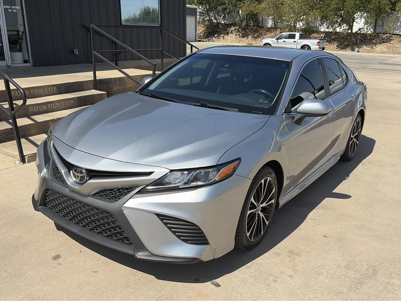 Toyota Camry 4dr Sdn I4 Auto SE (Natl) 2018
