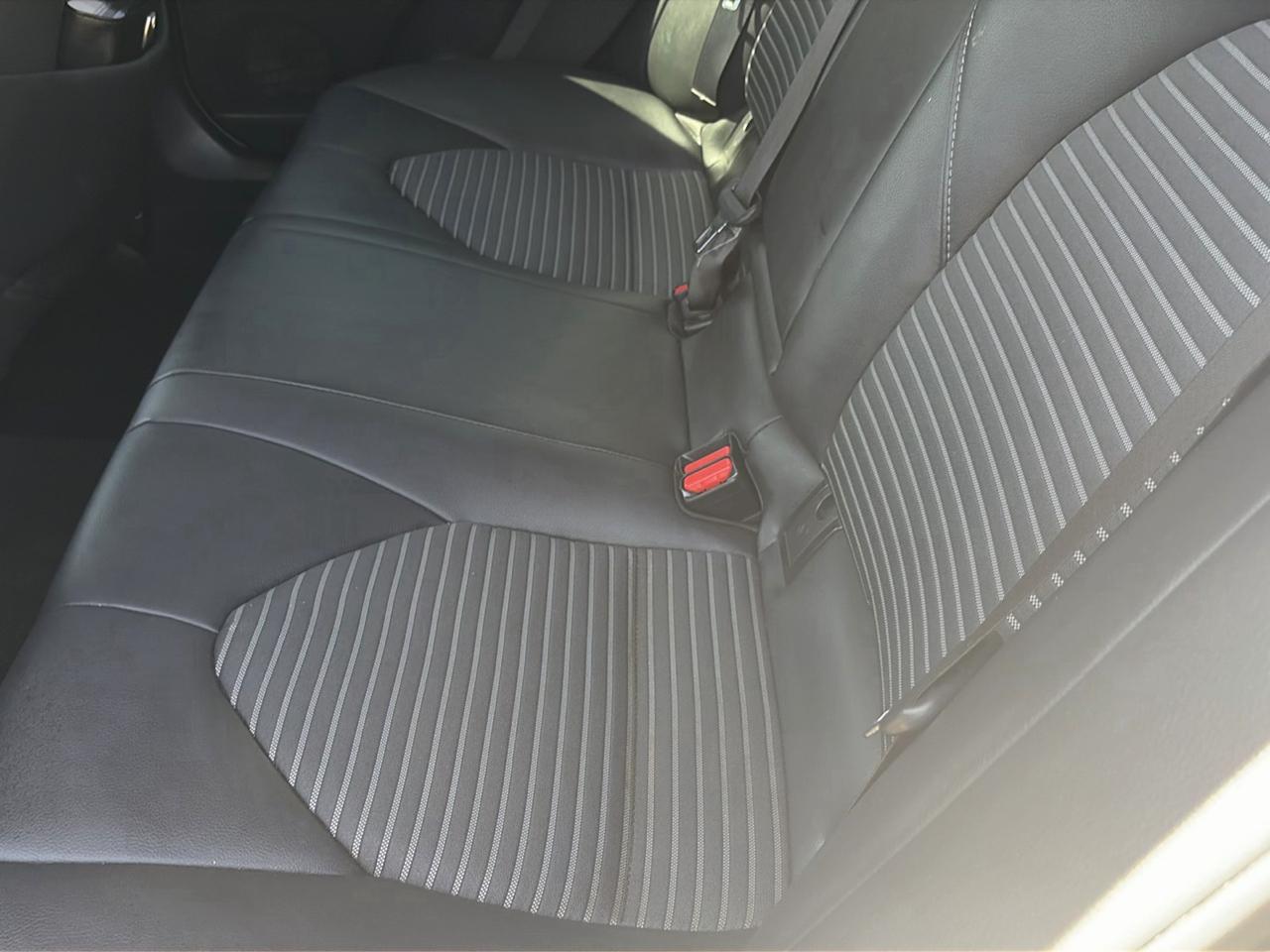 Toyota Camry 4dr Sdn I4 Auto SE (Natl) 2018