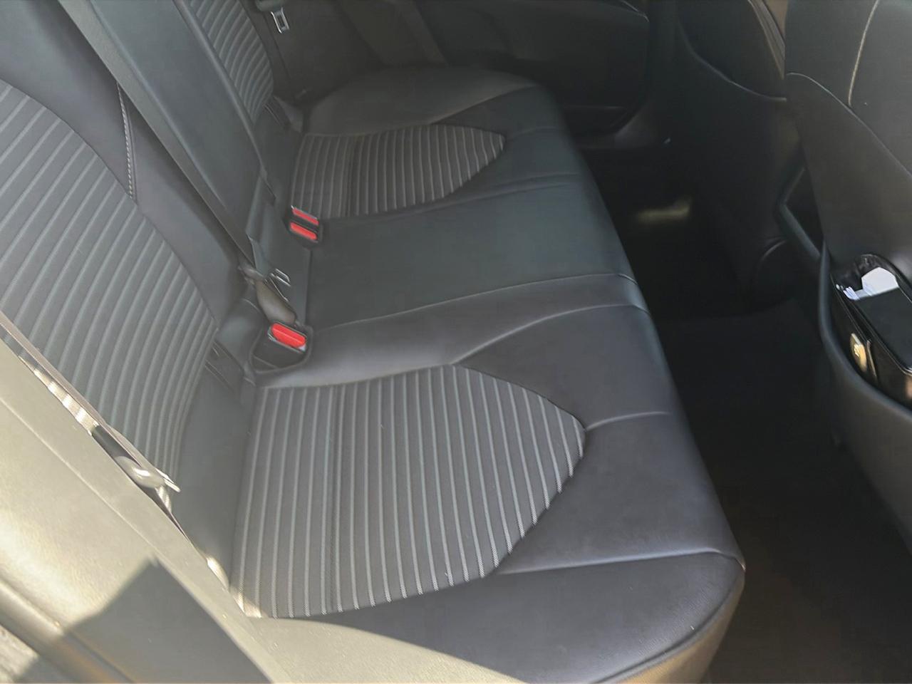 Toyota Camry 4dr Sdn I4 Auto SE (Natl) 2018