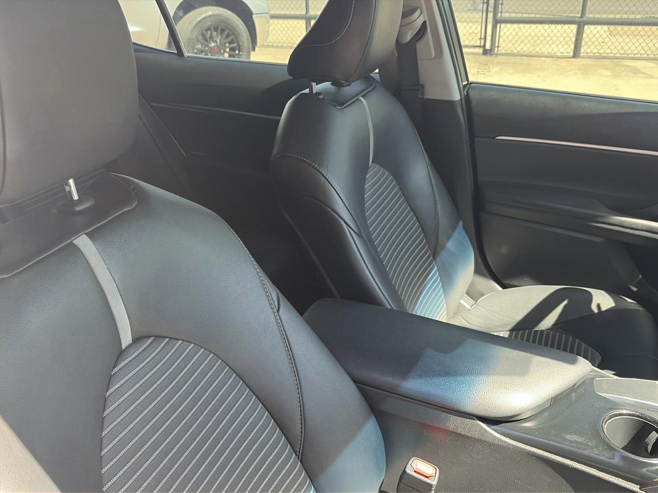 Toyota Camry 4dr Sdn I4 Auto SE (Natl) 2018