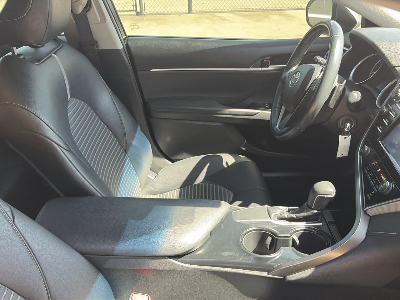 Toyota Camry 4dr Sdn I4 Auto SE (Natl) 2018
