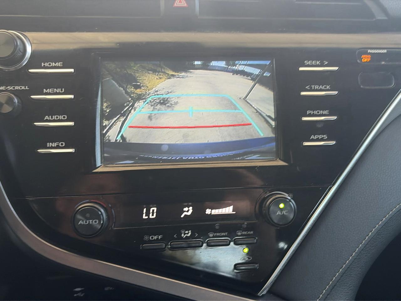Toyota Camry 4dr Sdn I4 Auto SE (Natl) 2018