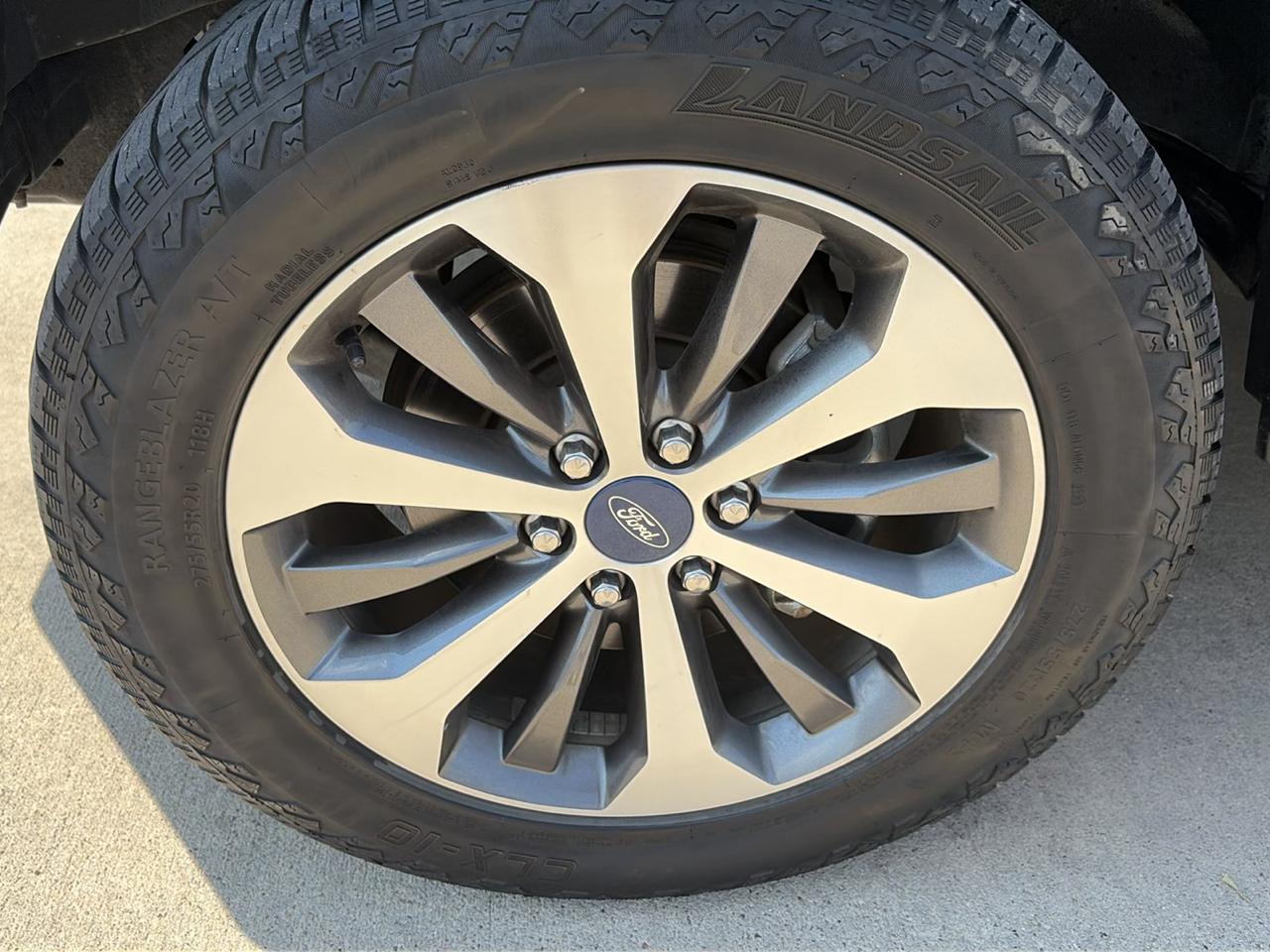 Ford F-150 4WD SuperCrew 145" STX 2019