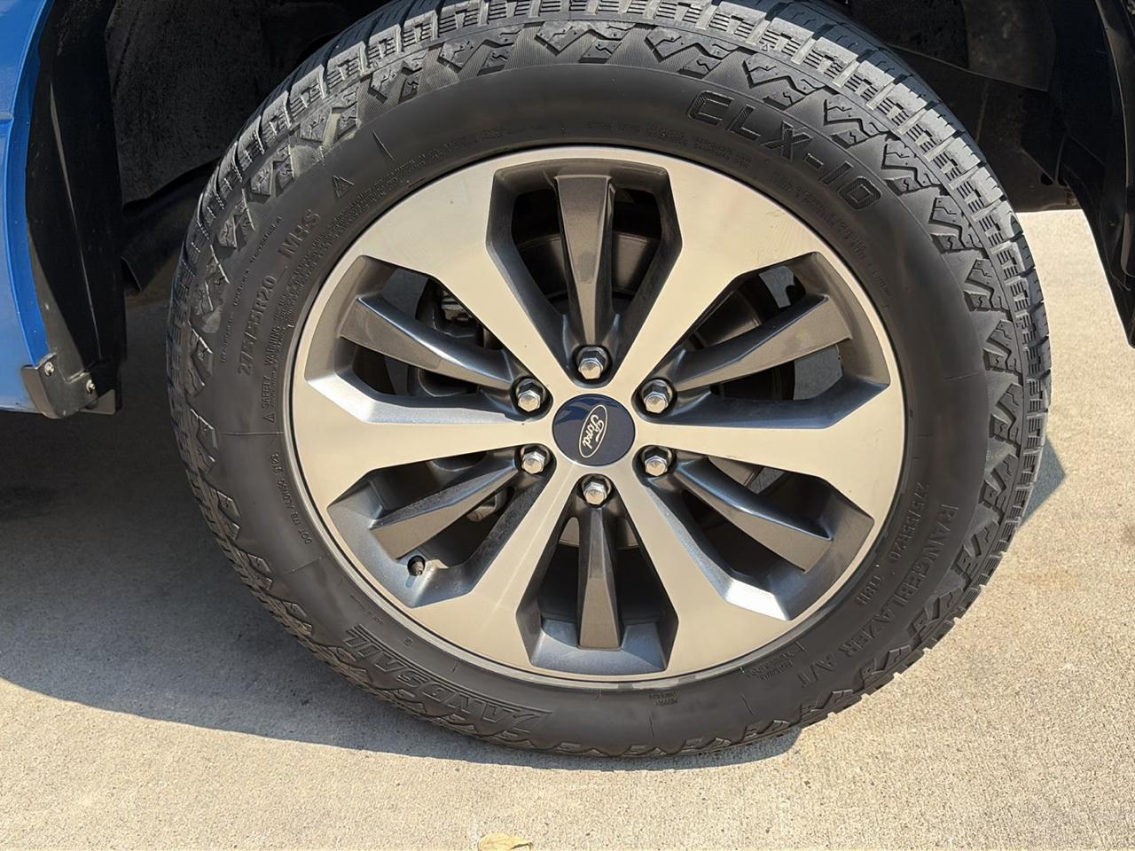 Ford F-150 4WD SuperCrew 145" STX 2019