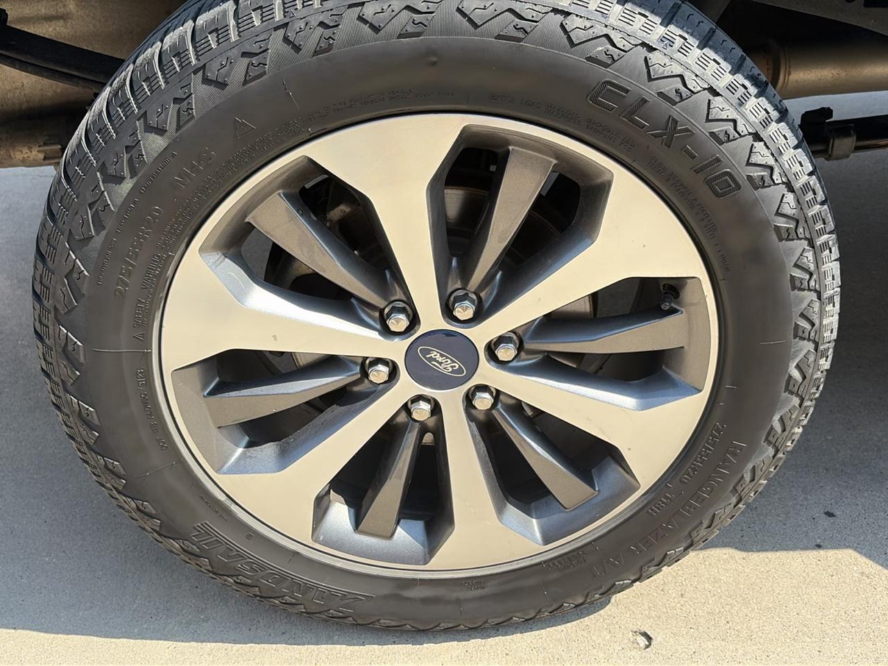 Ford F-150 4WD SuperCrew 145" STX 2019