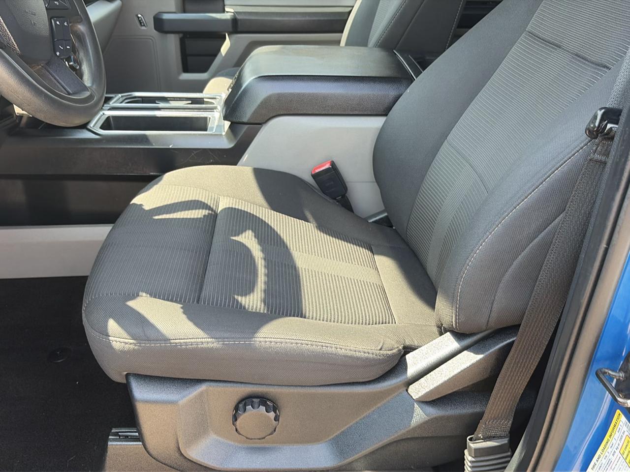 Ford F-150 4WD SuperCrew 145" STX 2019