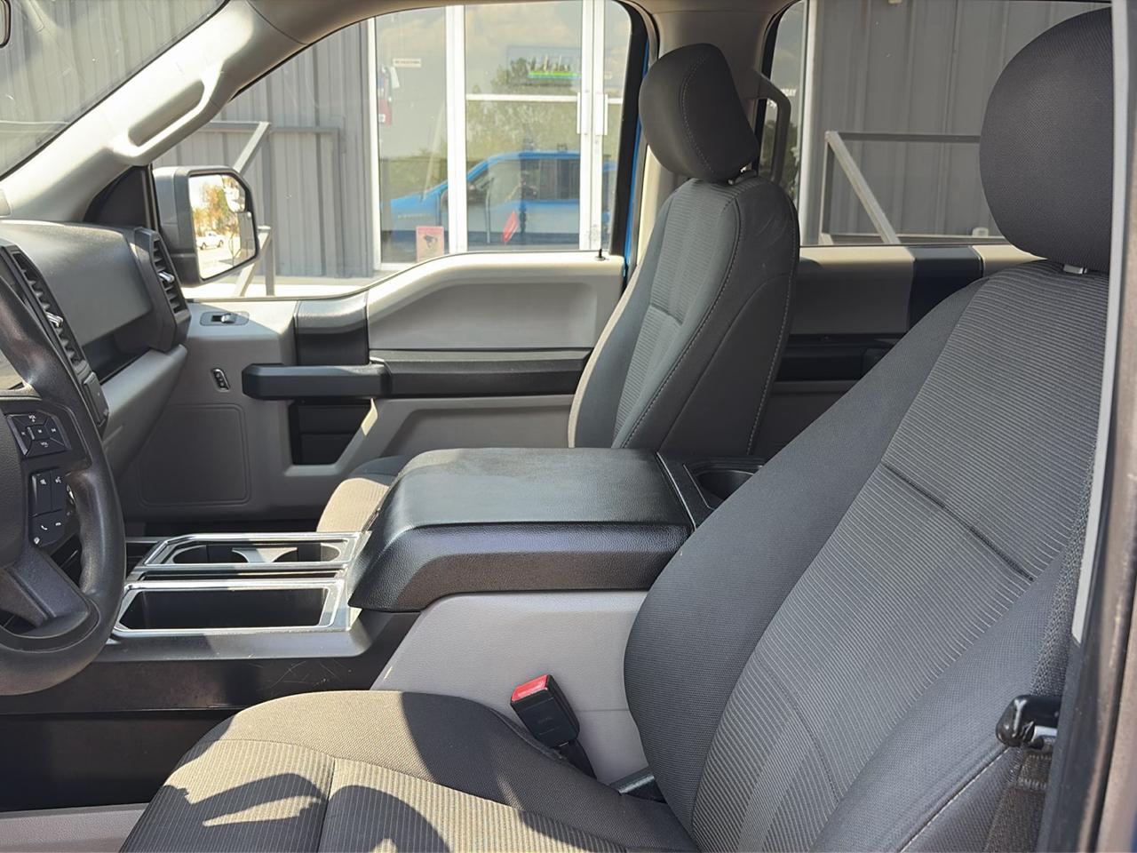 Ford F-150 4WD SuperCrew 145" STX 2019
