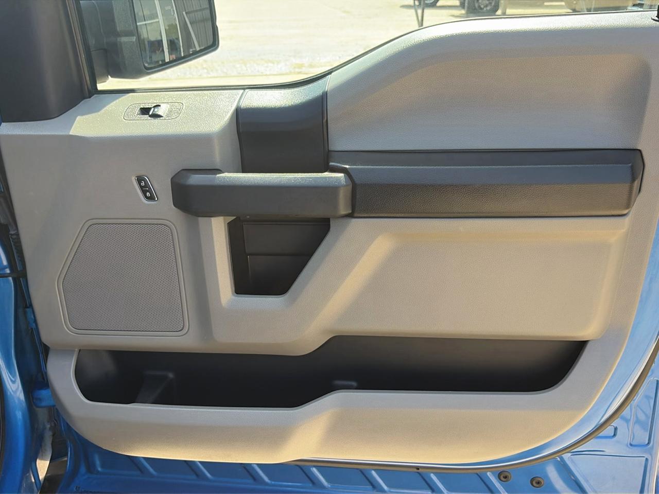 Ford F-150 4WD SuperCrew 145" STX 2019