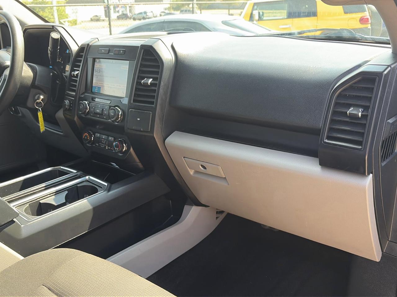 Ford F-150 4WD SuperCrew 145" STX 2019