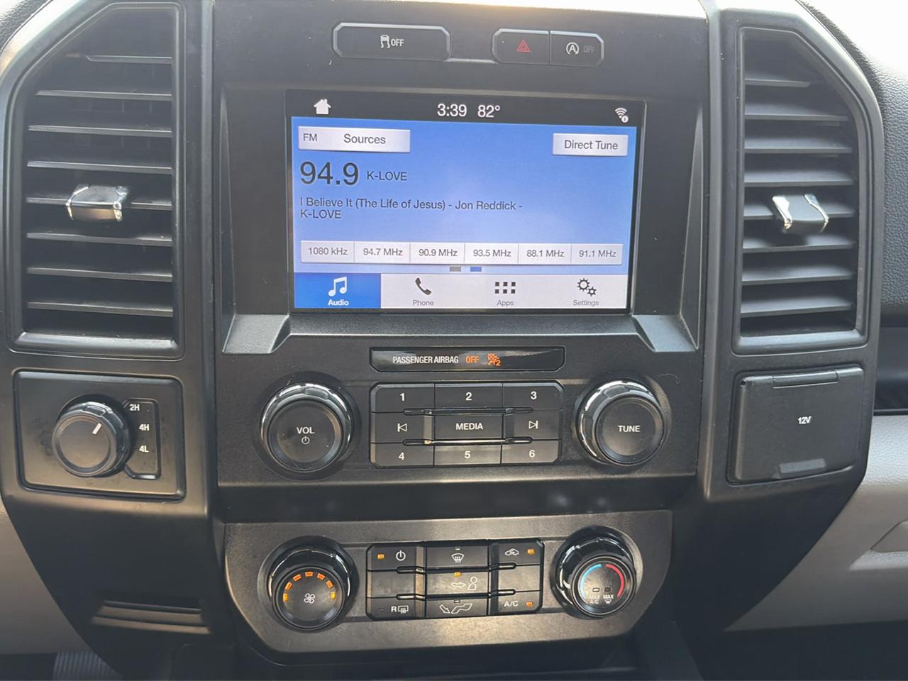 Ford F-150 4WD SuperCrew 145" STX 2019