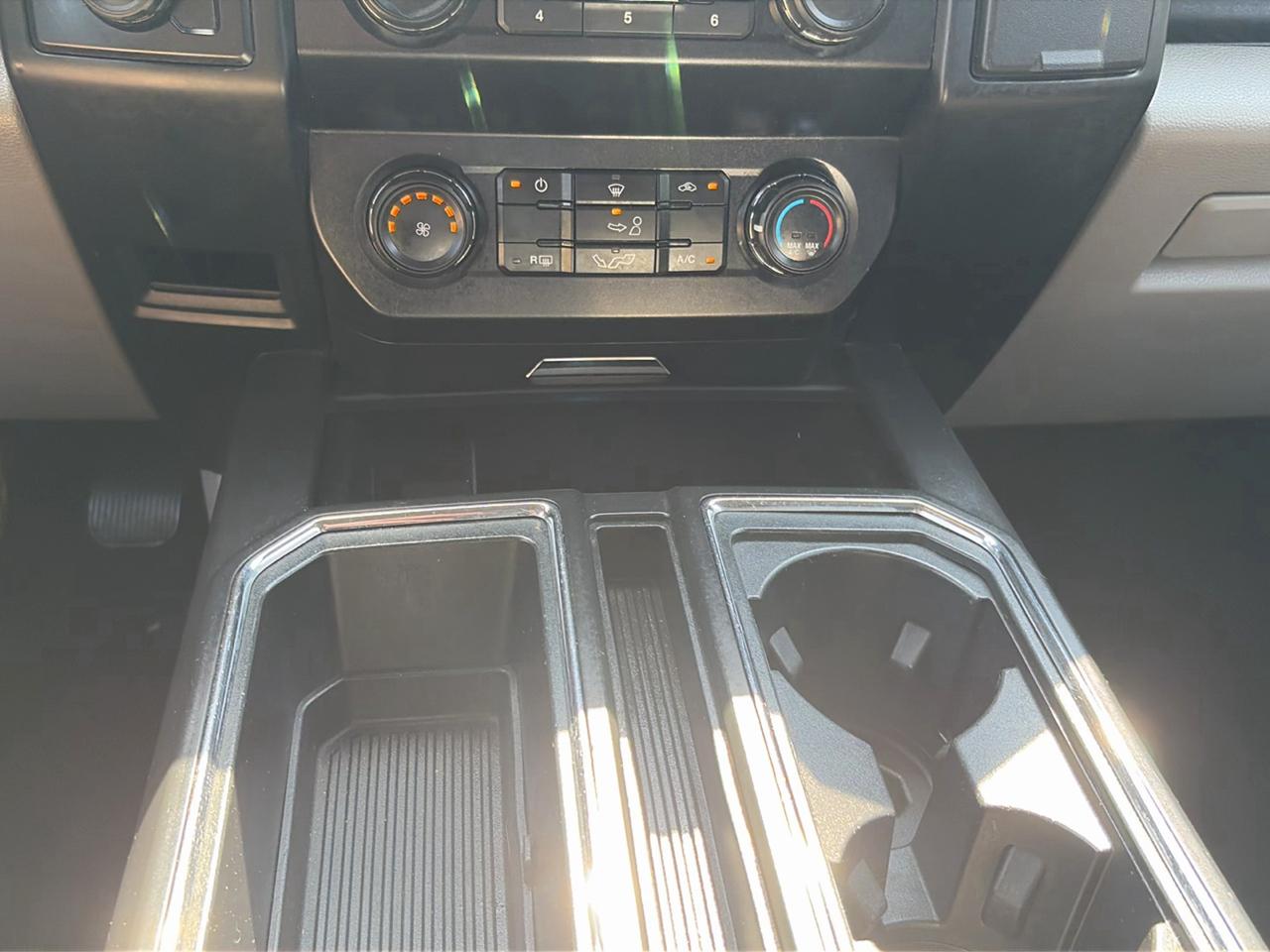 Ford F-150 4WD SuperCrew 145" STX 2019