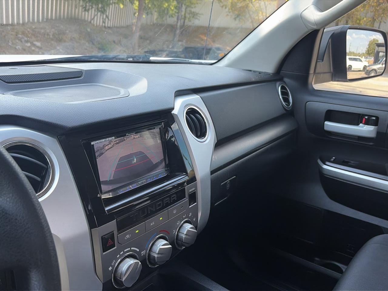 Toyota Tundra SR5 5.7L V8 CrewMax 2WD 2014