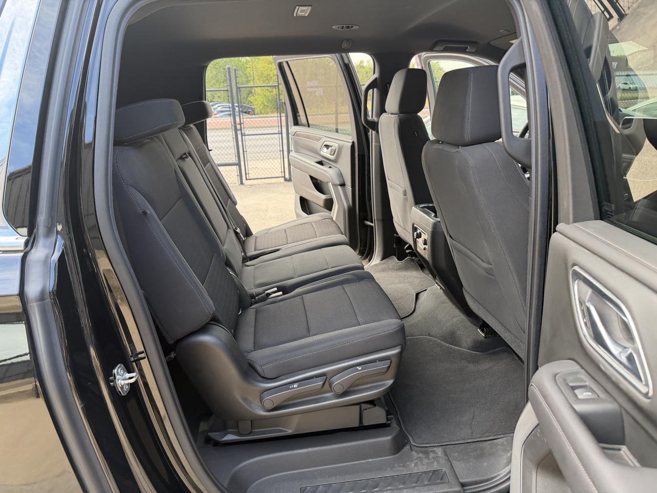 Chevrolet Suburban LS 2021