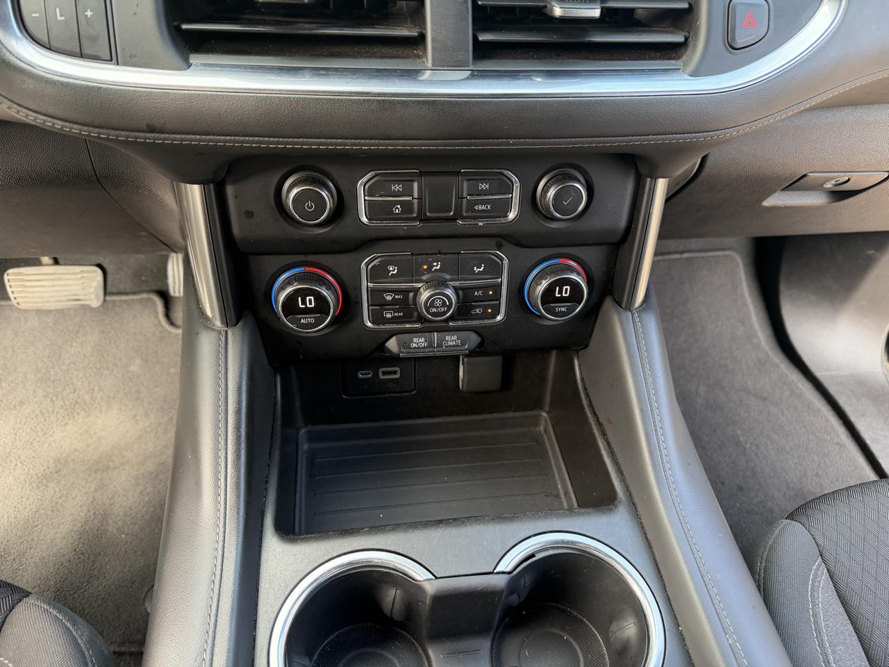Chevrolet Suburban LS 2021