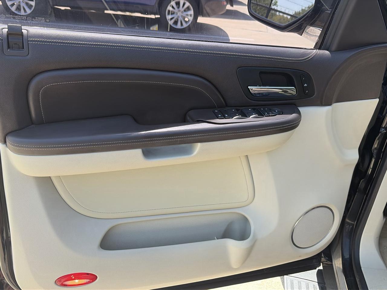 Cadillac Escalade AWD Platinum Edition 2009