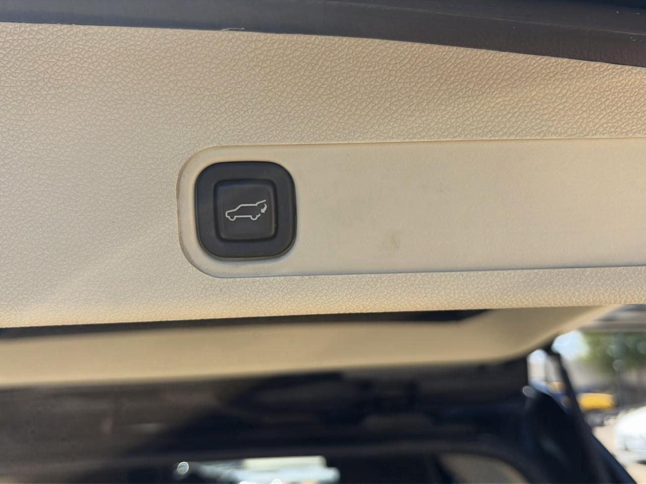 Cadillac Escalade AWD Platinum Edition 2009