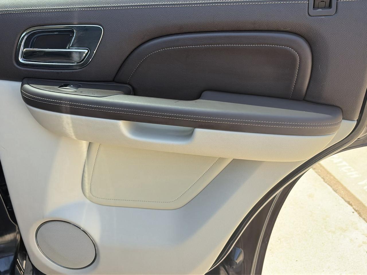 Cadillac Escalade AWD Platinum Edition 2009
