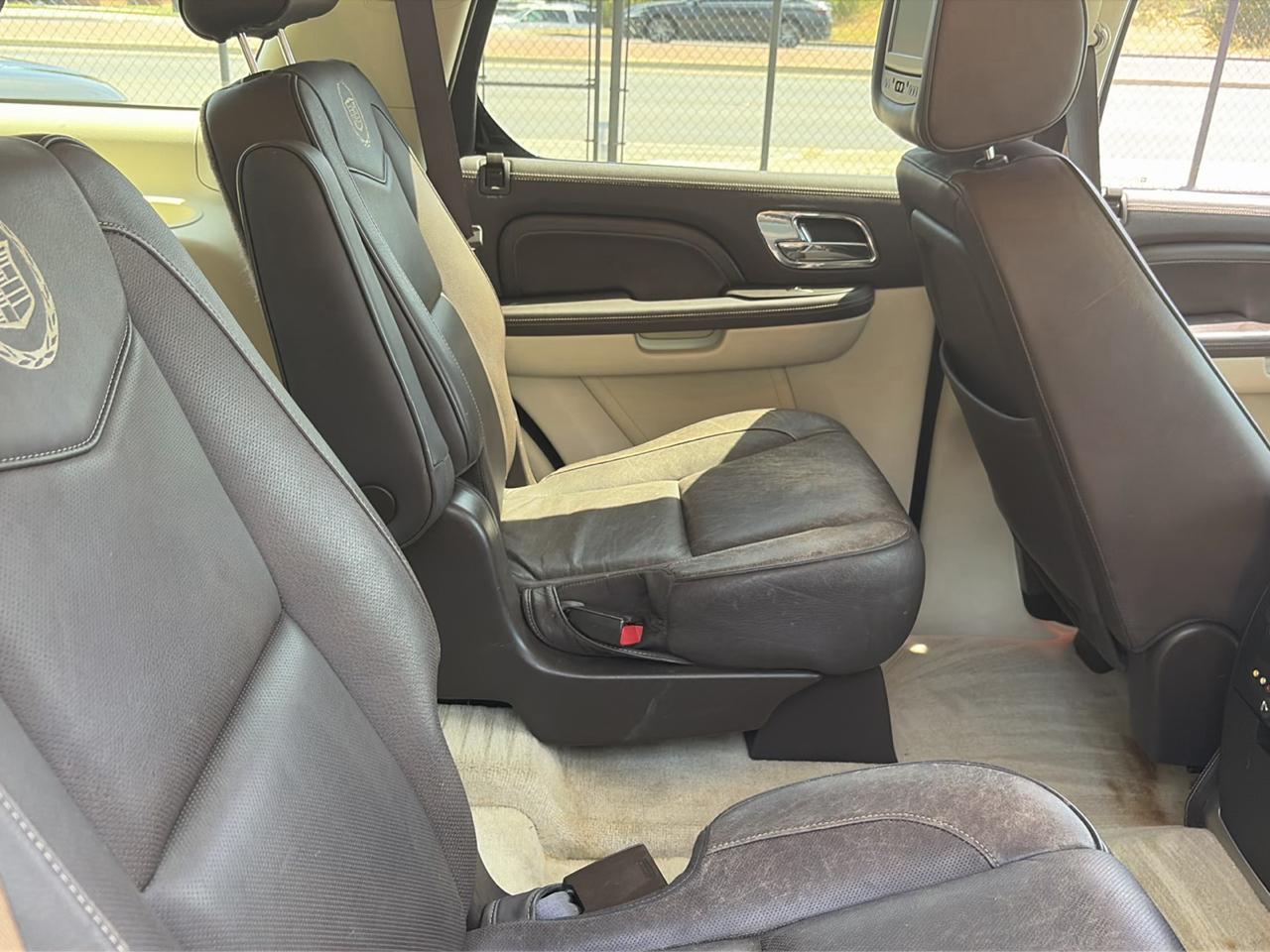 Cadillac Escalade AWD Platinum Edition 2009