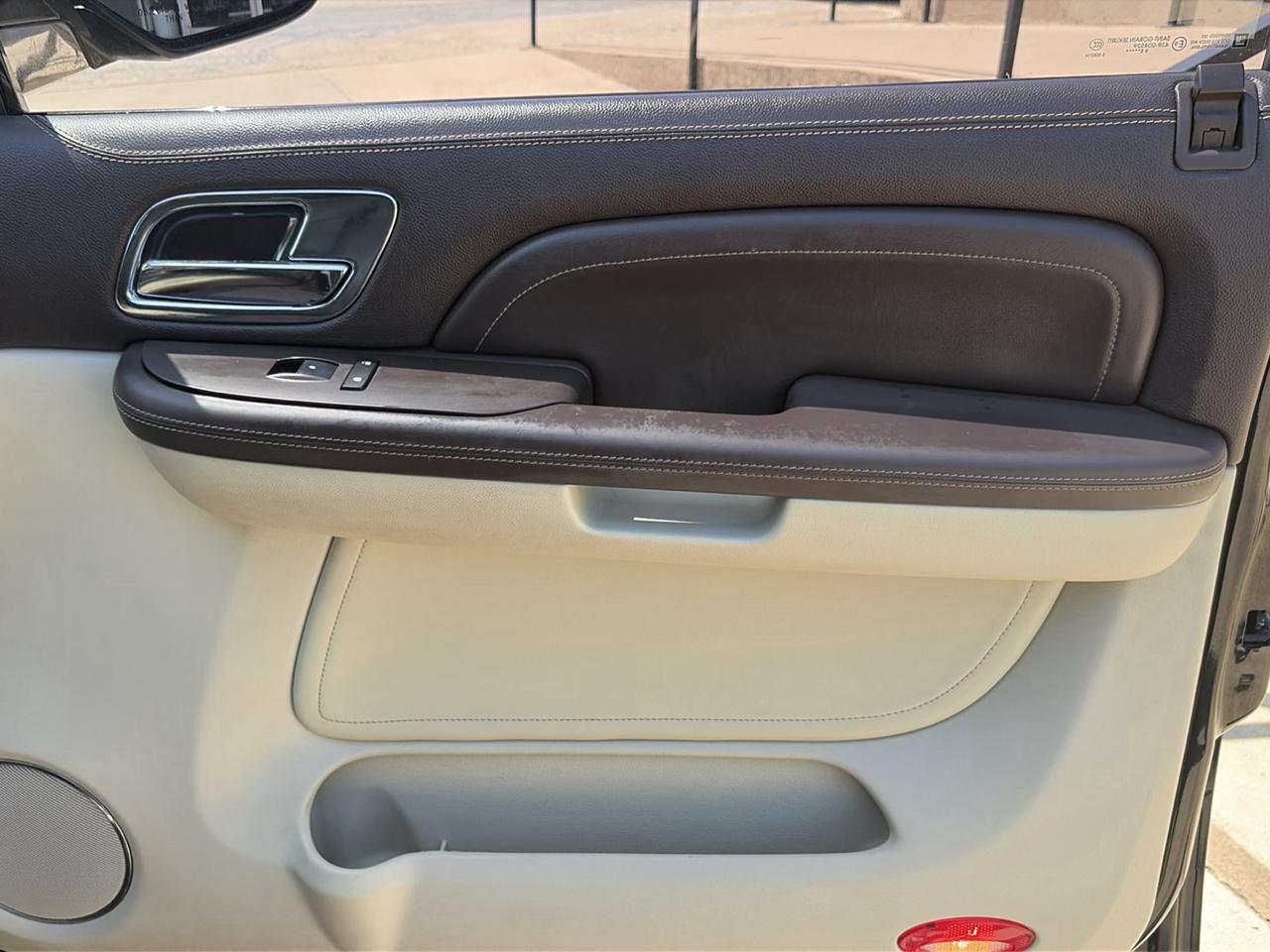 Cadillac Escalade AWD Platinum Edition 2009