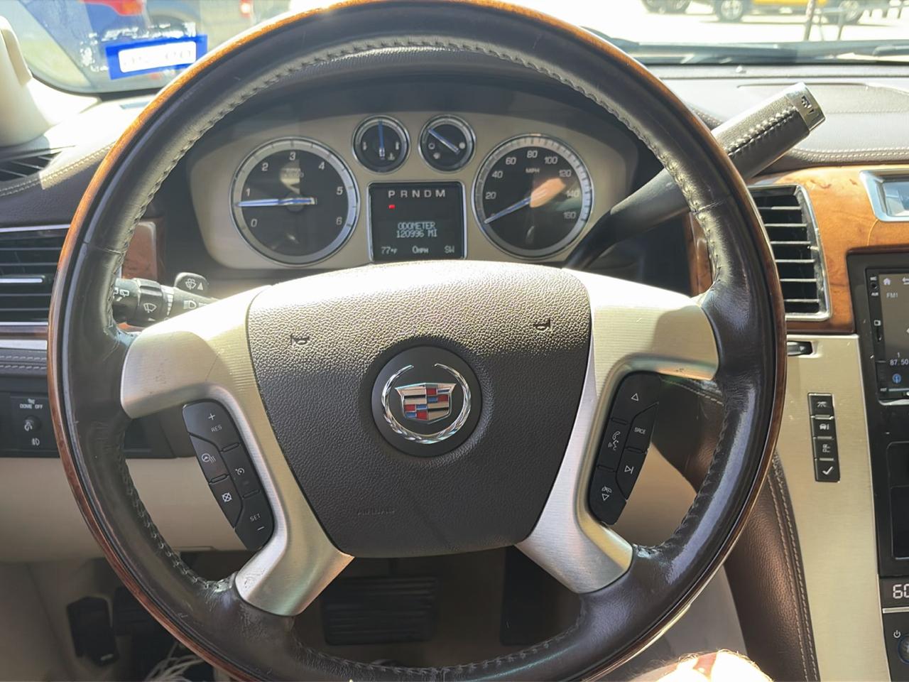 Cadillac Escalade AWD Platinum Edition 2009