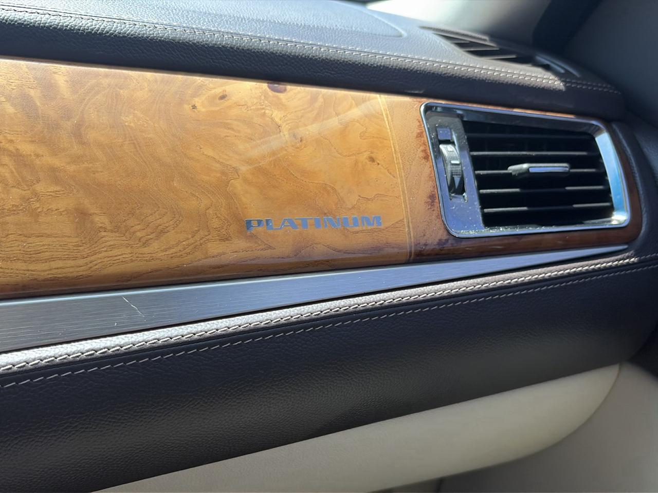 Cadillac Escalade AWD Platinum Edition 2009
