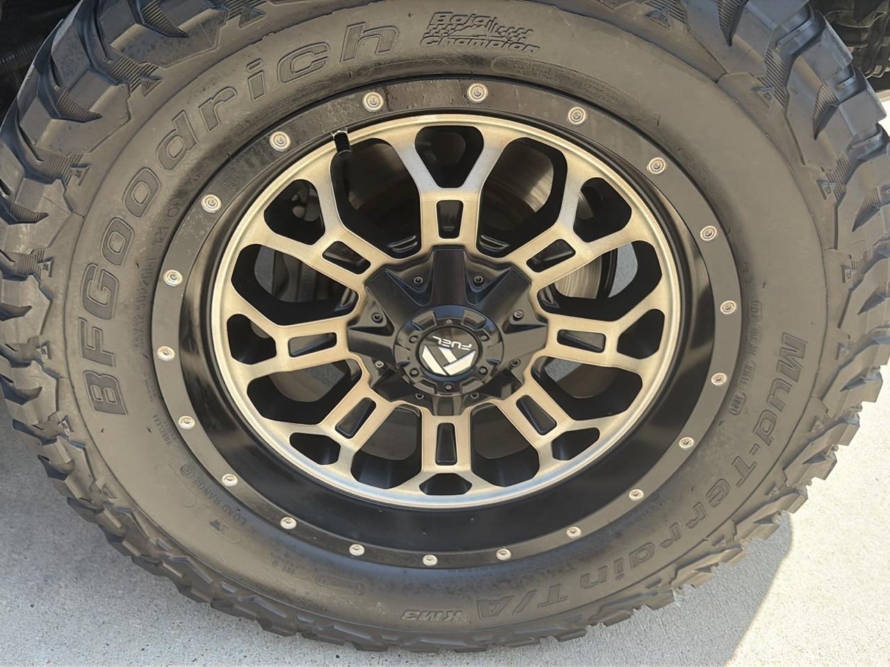 Toyota Tundra Platinum CrewMax 5.7L FFV 4WD 2017