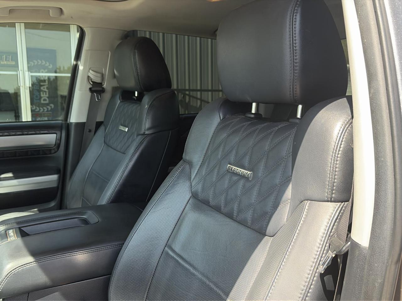 Toyota Tundra Platinum CrewMax 5.7L FFV 4WD 2017