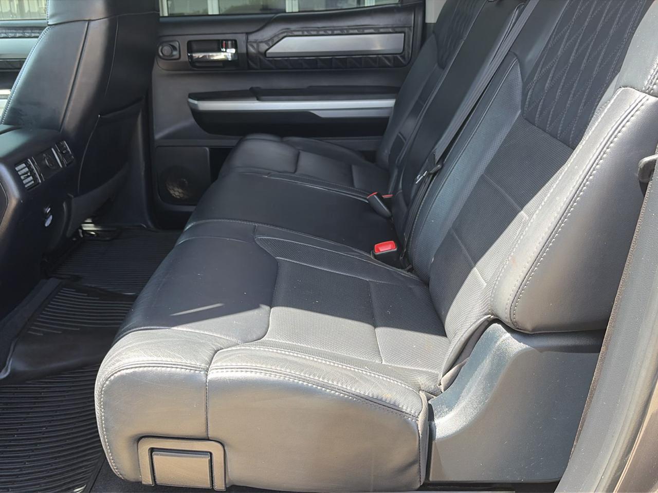 Toyota Tundra Platinum CrewMax 5.7L FFV 4WD 2017