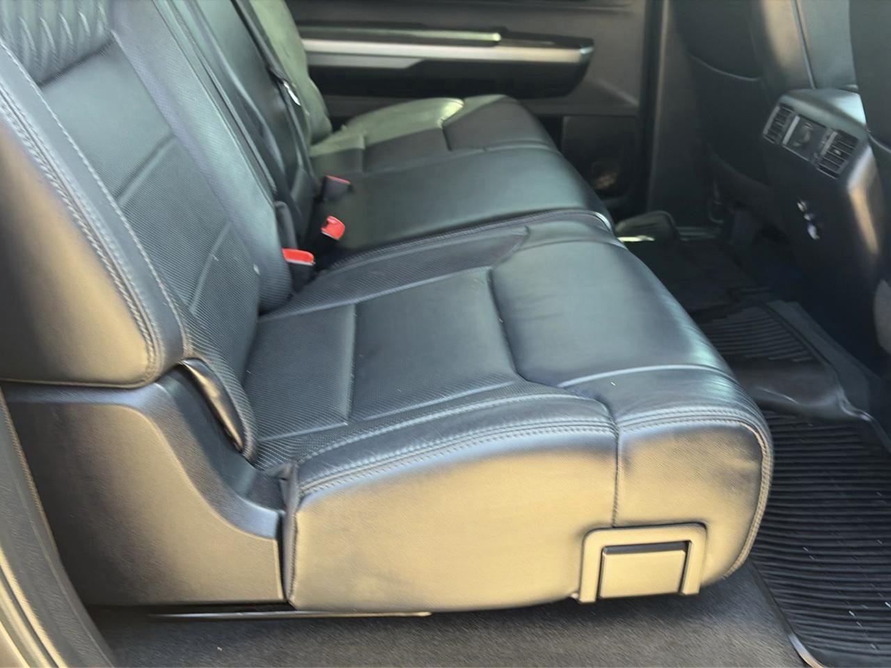 Toyota Tundra Platinum CrewMax 5.7L FFV 4WD 2017