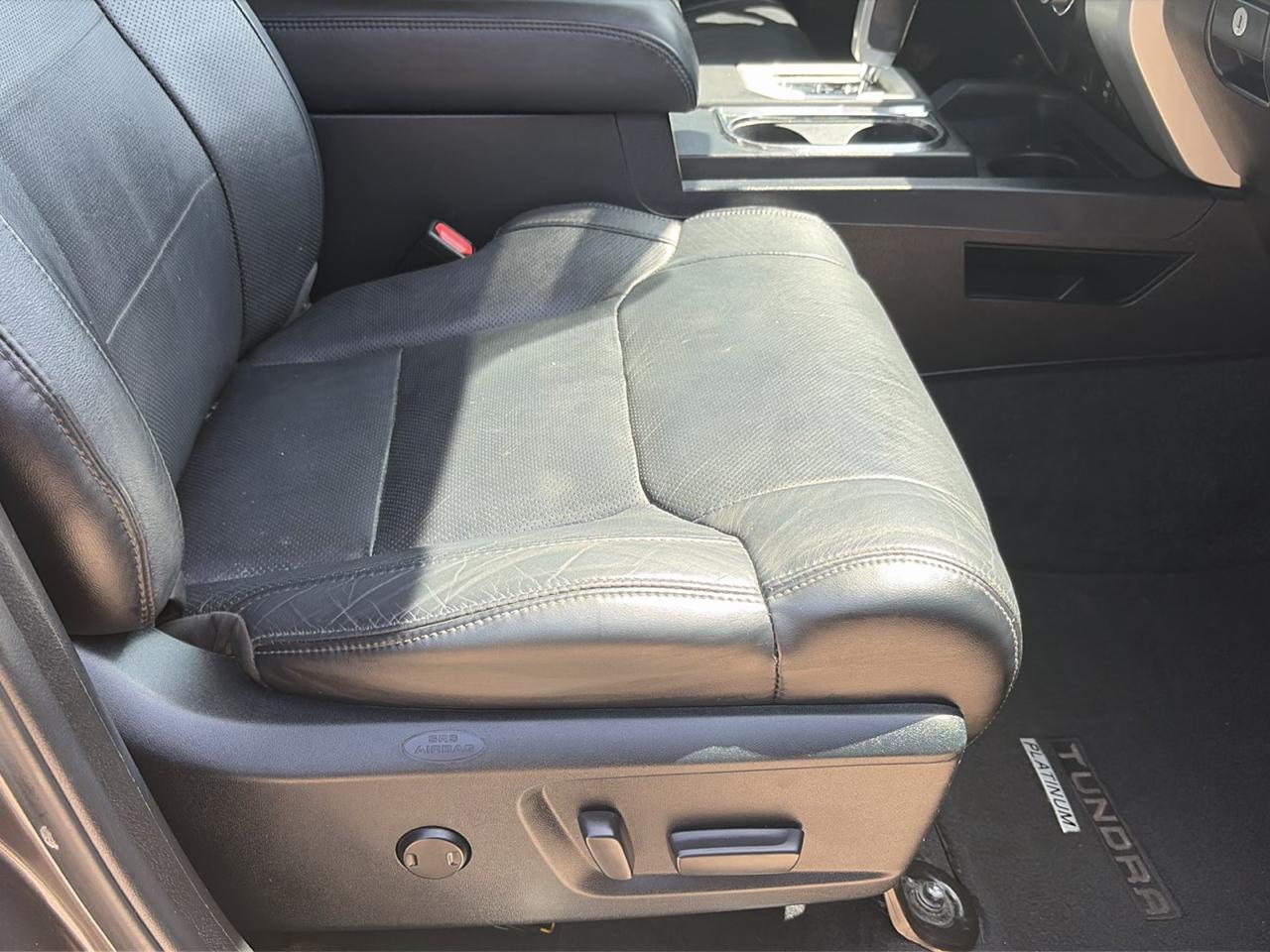 Toyota Tundra Platinum CrewMax 5.7L FFV 4WD 2017