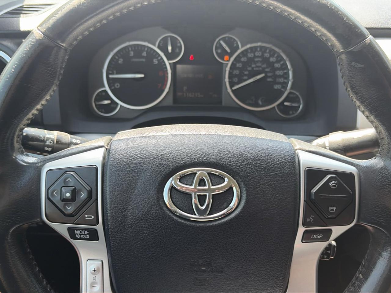 Toyota Tundra Platinum CrewMax 5.7L FFV 4WD 2017