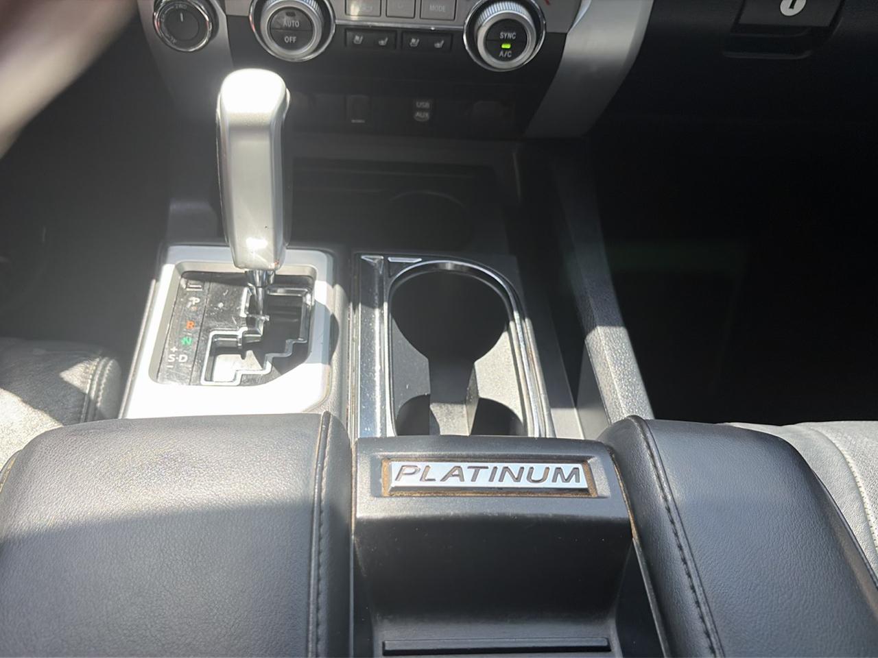 Toyota Tundra Platinum CrewMax 5.7L FFV 4WD 2017