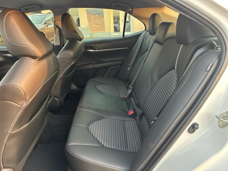 Toyota Camry SE 2021