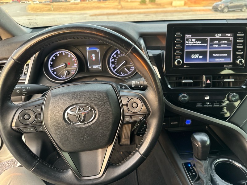 Toyota Camry SE 2021