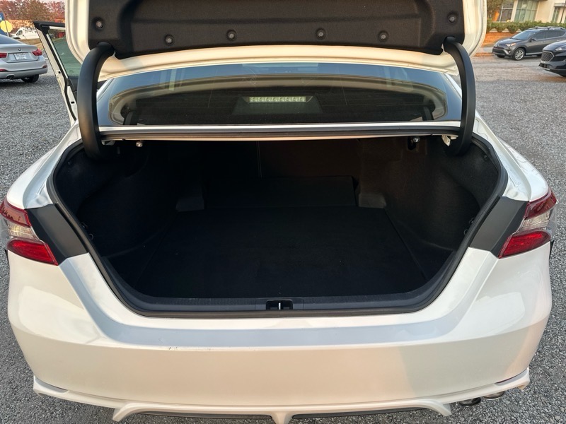 Toyota Camry SE 2021