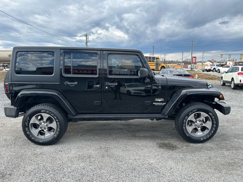 Jeep Wrangler Unlimited Sahara 4WD 2013