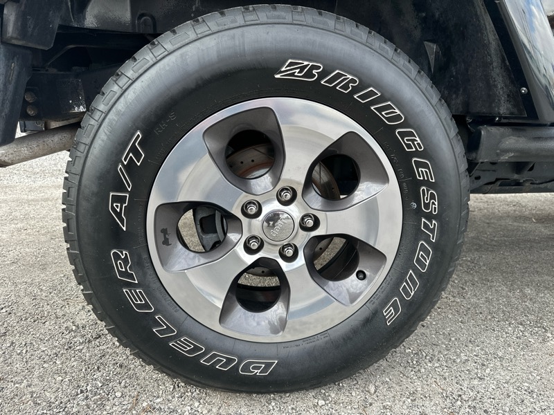 Jeep Wrangler Unlimited Sahara 4WD 2013