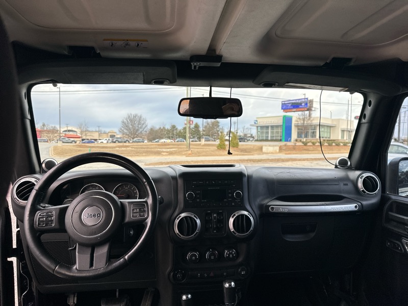 Jeep Wrangler Unlimited Sahara 4WD 2013