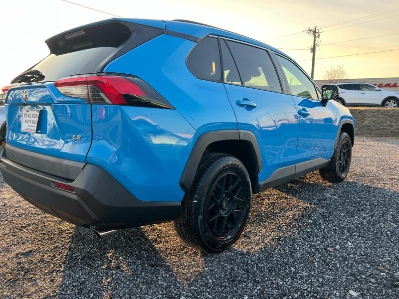 Toyota RAV4 LE 2019