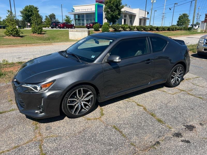 Scion tC Sports Coupe 6-Spd AT 2015