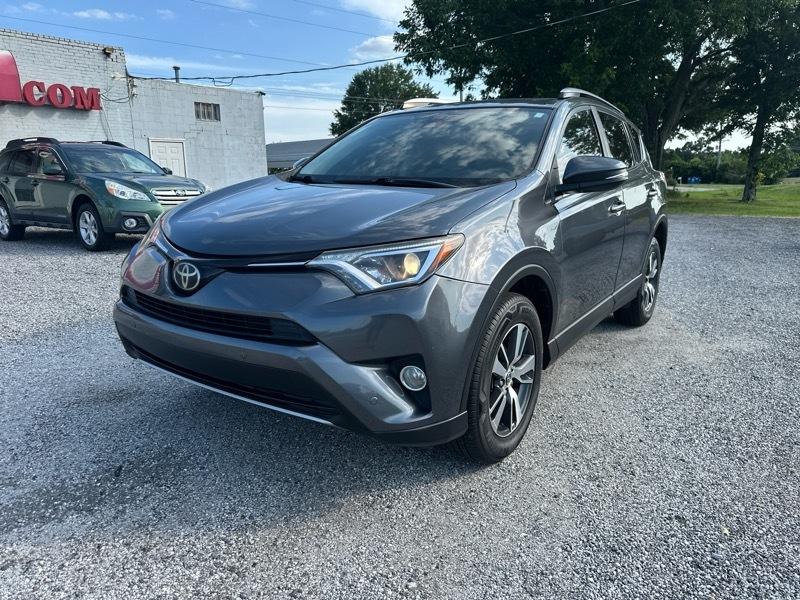 Toyota RAV4 XLE FWD 2017