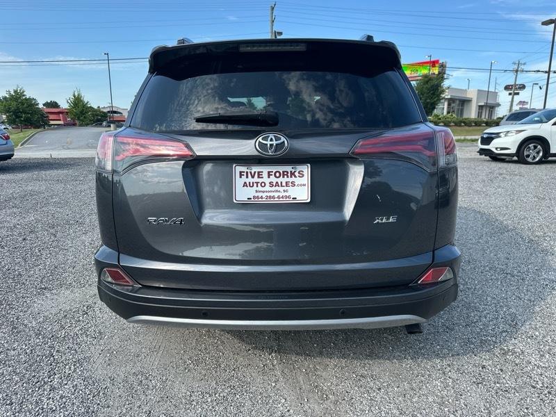 Toyota RAV4 XLE FWD 2017