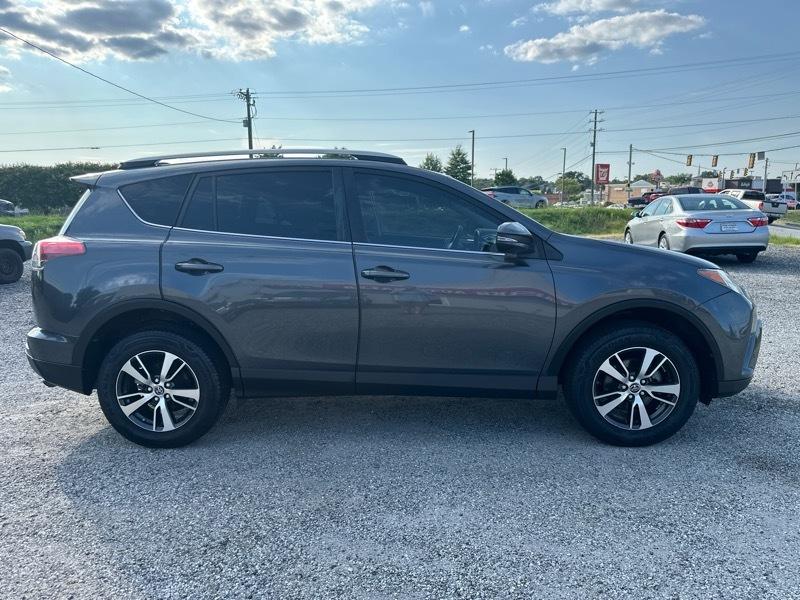 Toyota RAV4 XLE FWD 2017