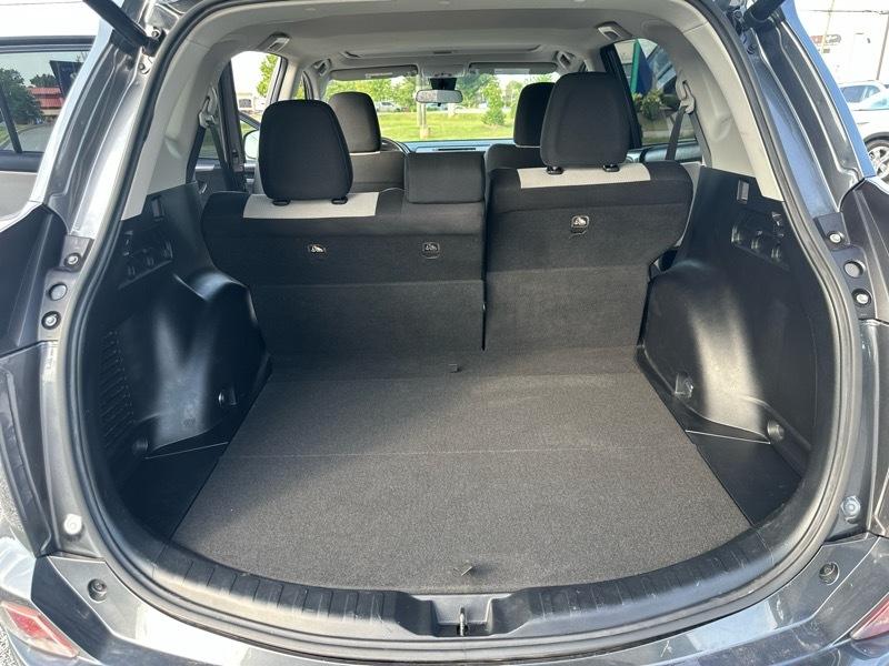 Toyota RAV4 XLE FWD 2017