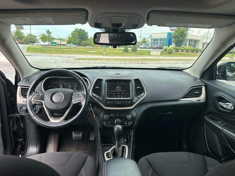 Jeep Cherokee Latitude FWD 2016