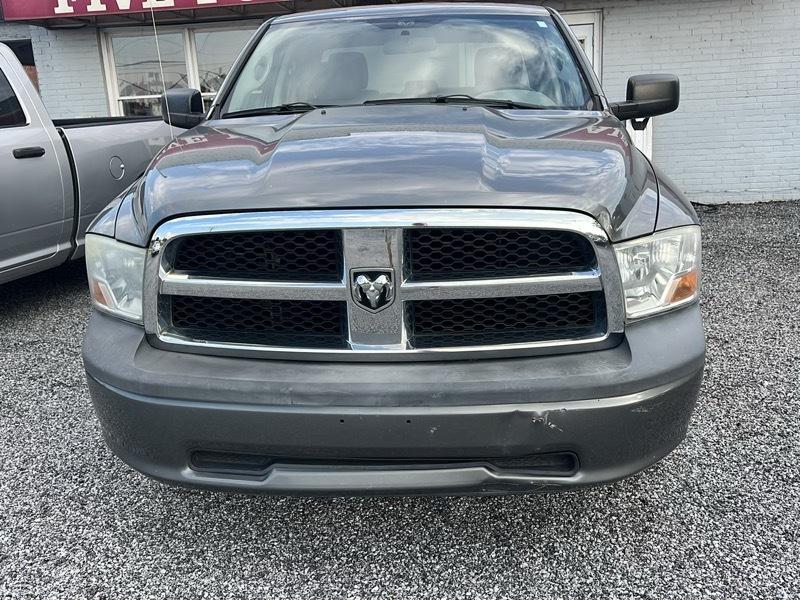 RAM 1500 2WD Quad Cab 140.5" ST 2011