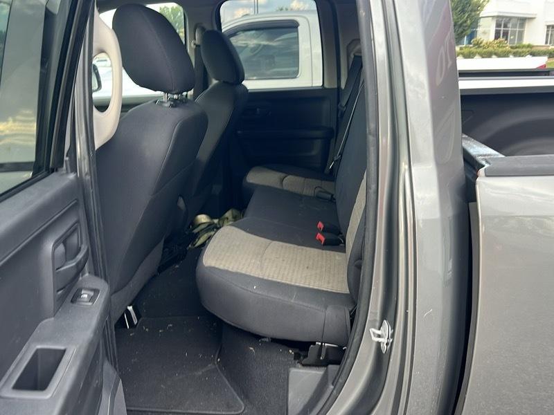 RAM 1500 2WD Quad Cab 140.5" ST 2011