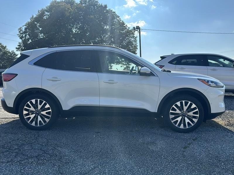 Ford Escape Titanium 4WD 2020